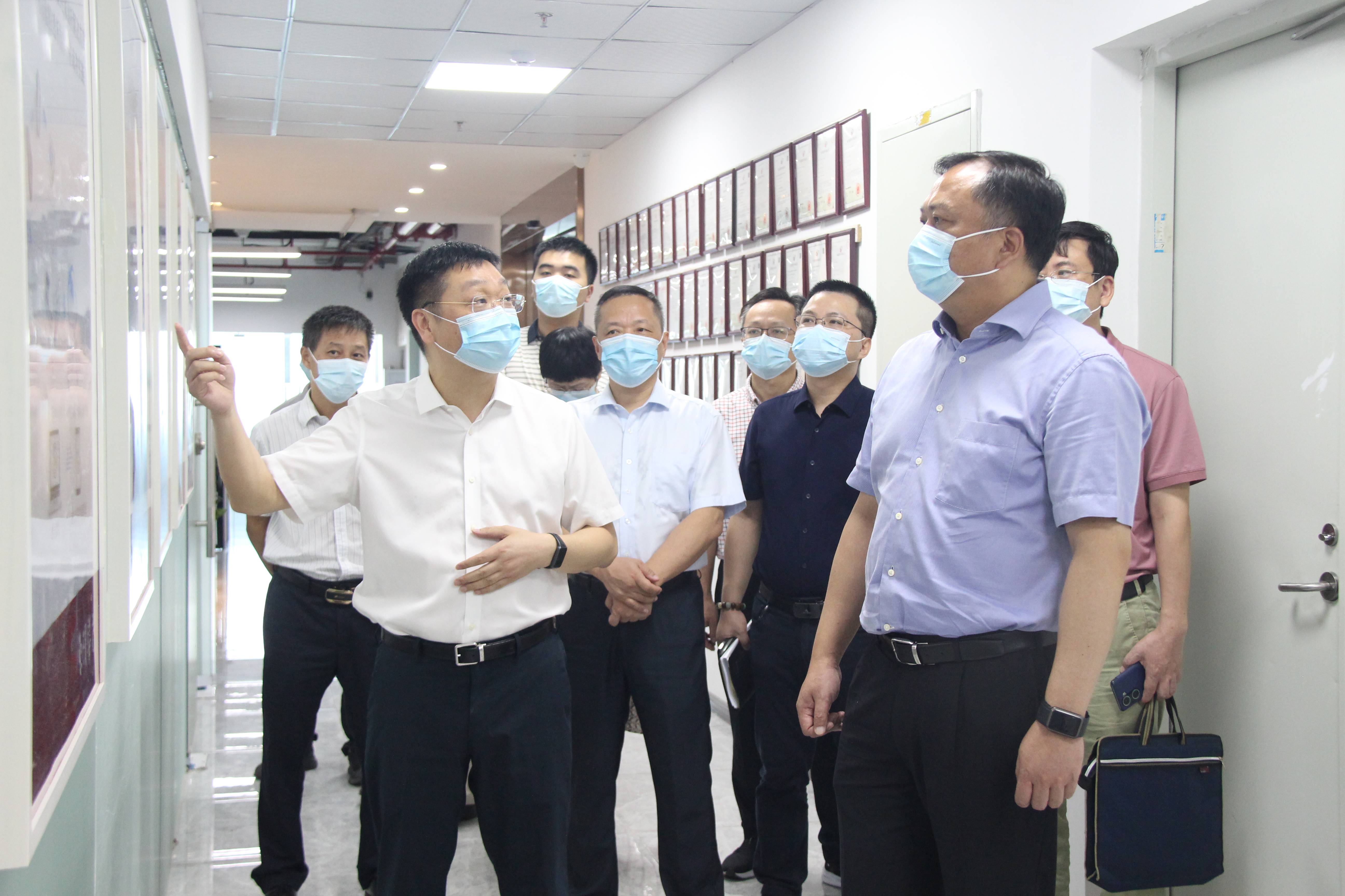 張帆帶隊(duì)開展“千名干部進(jìn)千企”活動(dòng)